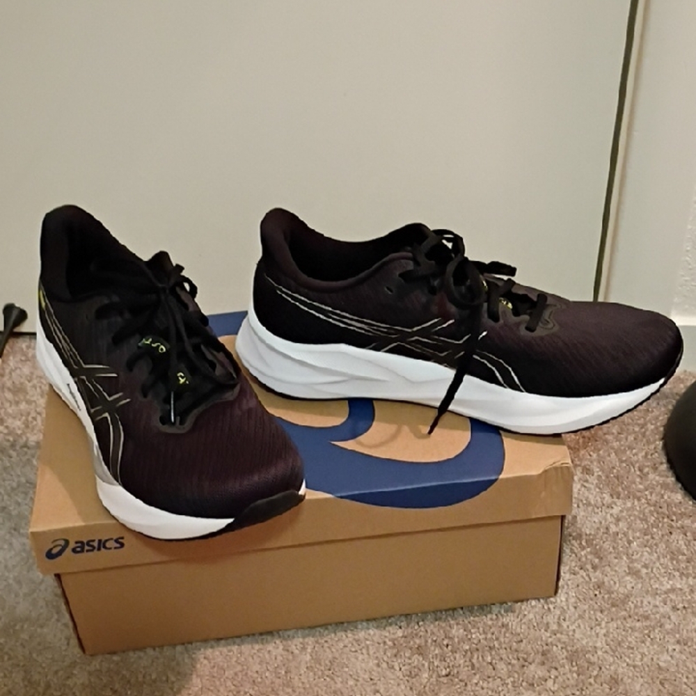ASICS Men's Black and White Athletic Shoes worn Once